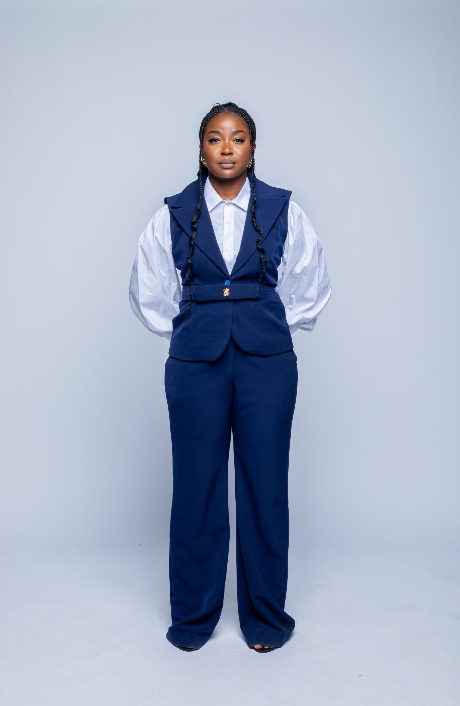 ensemble coordonné bleu majesté – commandante déborah